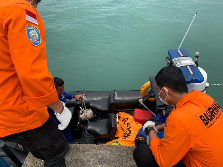 Pemancing yang Hilang Ditemukan sudah Jadi Mayat dan Mengapung di Perairan Perbatasan