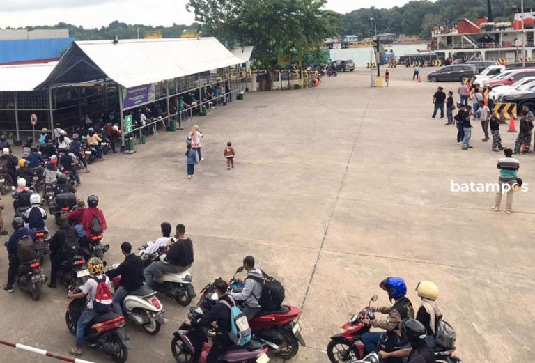Mudik Lebaran 2025: Penumpang Meningkat, Kendaraan Menurun di ASDP Batam