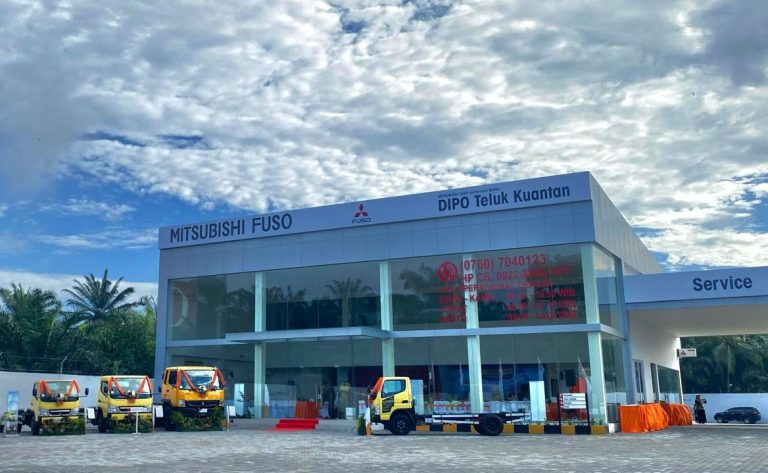 Mitsubishi Fuso Resmikan Diler Modern 3S di Teluk Kuantan, Riau