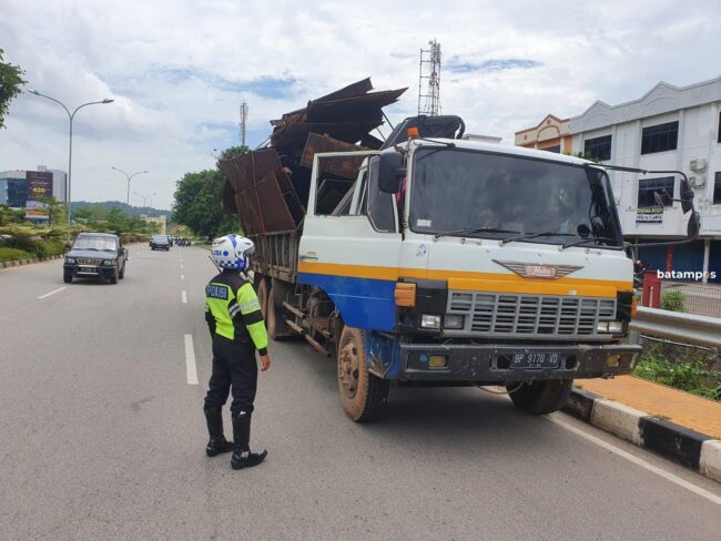 Angkutan Kelebihan Muatan Akan Ditilang dan Dipotong