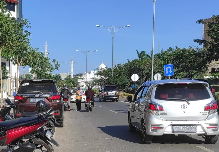 Tindak Parkir di Trotoar dan Jalur Pedestrian, Dishub Batam Bakal Keliling Melakukan Razia