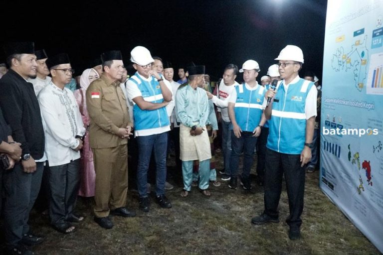 Puluhan Tahun Tidak Nikmati Listrik, Kini Warga Desa Parit Sudah Nikmati Listrik 24 Jam