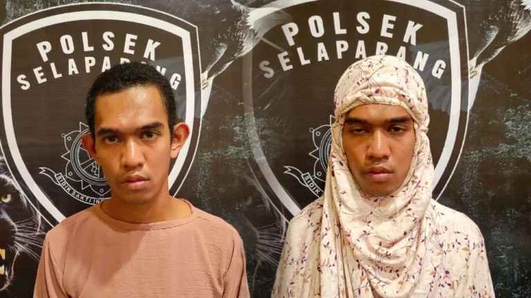 Viral Pria Bermukena Masuk Masjid, Ngaku Dapat Bisikan Gaib