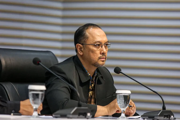 KPK Sita 26 Kendaraan Terkait Dugaan Korupsi BJB, Ada Motor Royal Enfield Ridwan Kamil