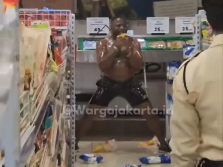 WNA Afrika Ngamuk di Supermarket, Mandi Minyak Goreng hingga Dikepung Warga
