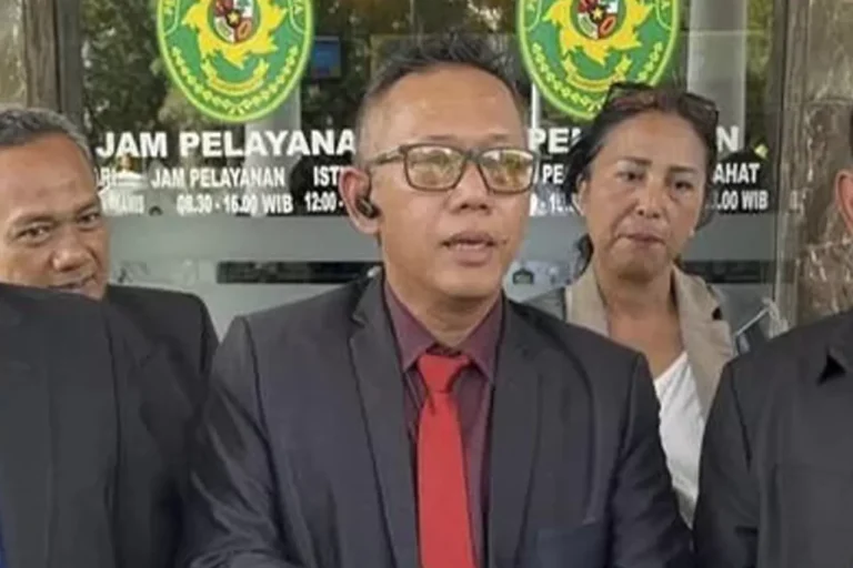 Salah Satu Penggugat Ijazah Jokowi jadi Tersangka Pemalsuan Ijazah