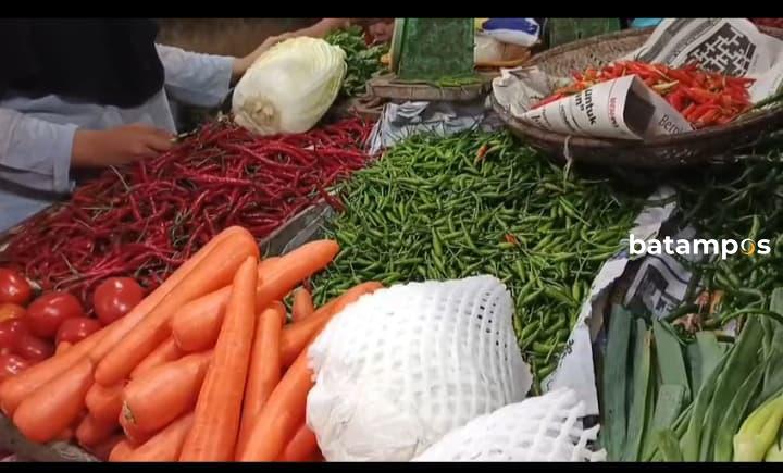 Harga Cabai Merah di Pasar Sayur Dabo Melambung Tinggi