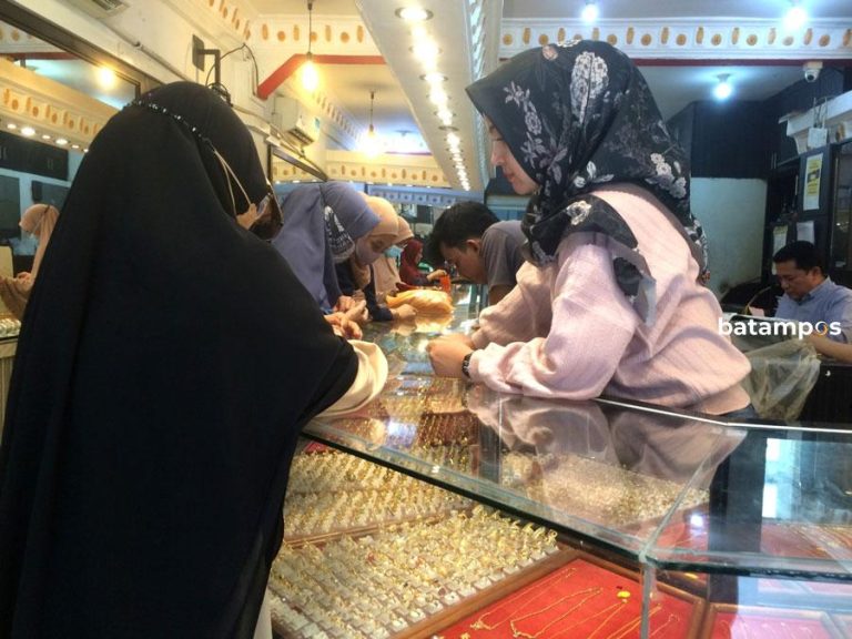 Harga Emas 24 Karat Tembus Rp1,8 Juta per Gram, Namun Masih Sepi Peminat
