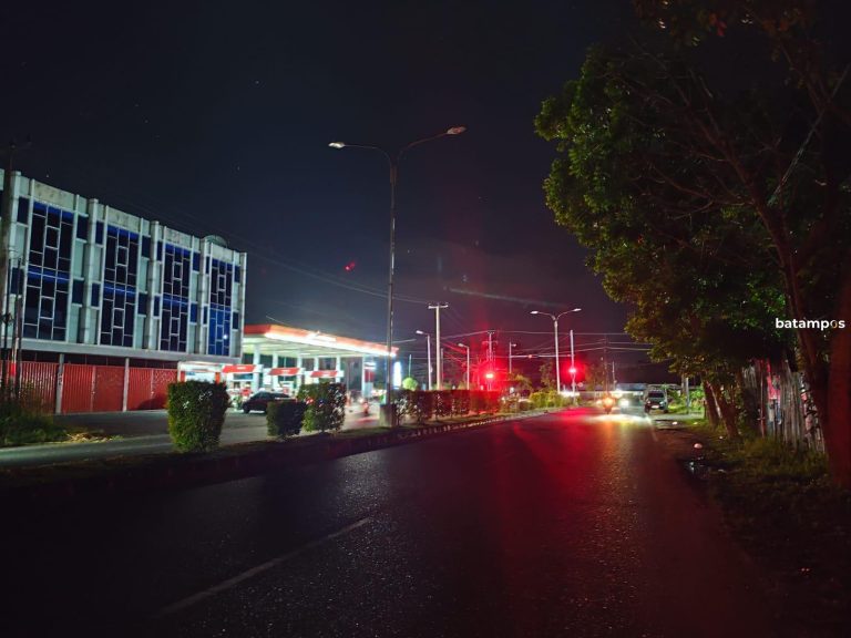 PJU Padam Bikin Sejumlah Jalan Protokol di Tanjungpinang Gelap, Pengendara Mengeluh
