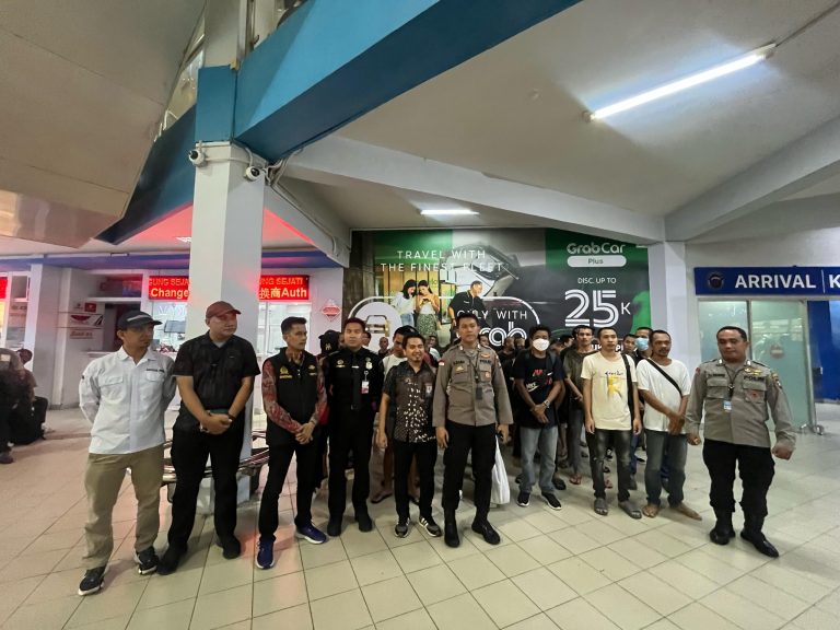 Sempat Jalani 4 Bulan Tahanan, 96 PMI Dideportasi dari Malaysia ke Batam