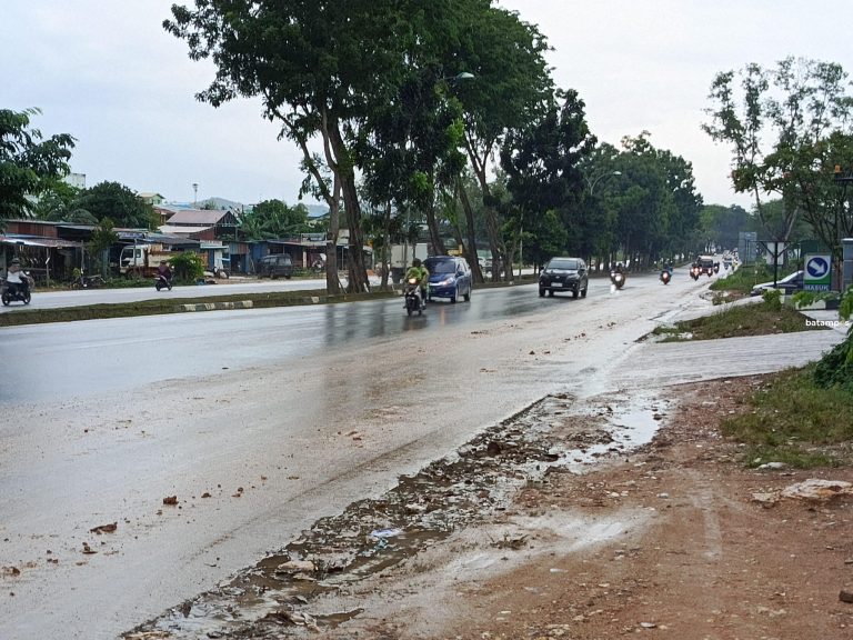 Banjir Menggila, Truk Proyek dan Alih Fungsi Lahan Jadi Sorotan Warga