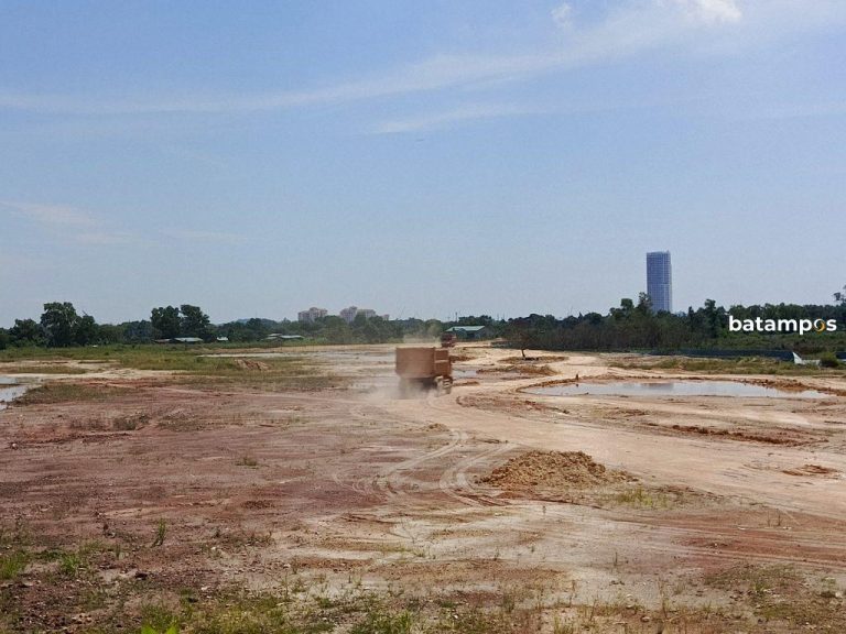 Serius Atasi Banjir: Drainase Diperiksa, Proyek Pematangan Lahan Disorot