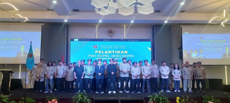 PWI Kepri dan Batam Resmi Dilantik, Ketua Umum PWI Ajak Jurnalis Patuh Kode Etik