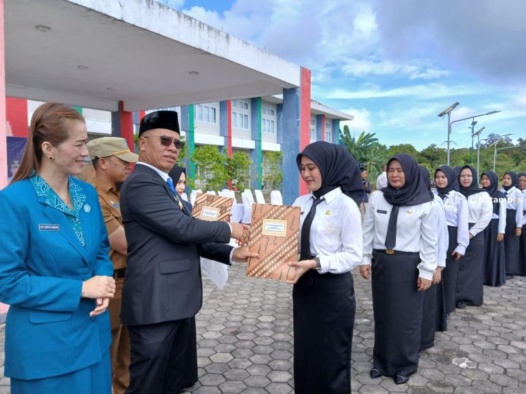 Lantik 1.899 Aparatur Sipil Negara, Bupati Anambas Aneng Tekankan Pegawai Wajib Melayani Masyarakat Tanpa Diskriminasi