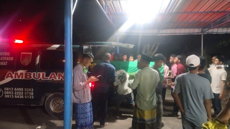 Tangis Pecah di RSBP, Ibu Korban Kecelakaan Maut di Tiban: “Abang, Jangan Tinggalkan Mama”