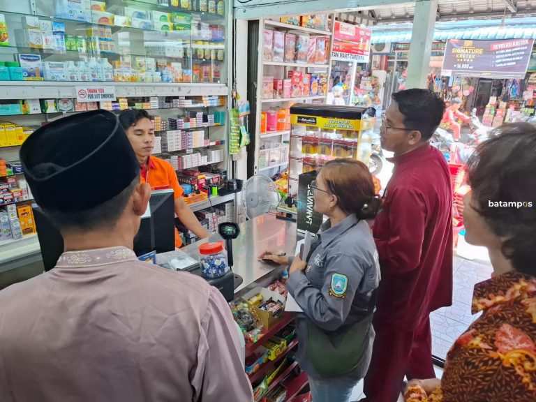 24 Toko di Tarempa Kena Sidak Satgas Pangan, Cari Makanan yang Mengandung Babi