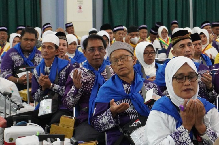 Kloter Kedua JCH Asal Kepri Lepas ke Tanah Suci, Jemaah Diminta Waspadai Caaca Panas