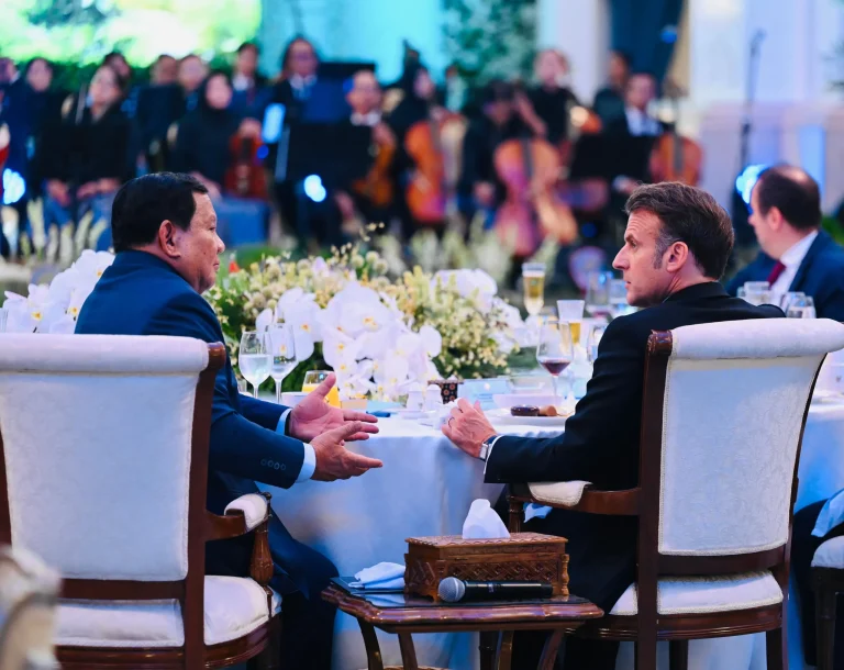Viral Presiden Prabowo Bersulang dengan Presiden Macron saat Jamuan Santap Malam, Ini Penjelasan Istana