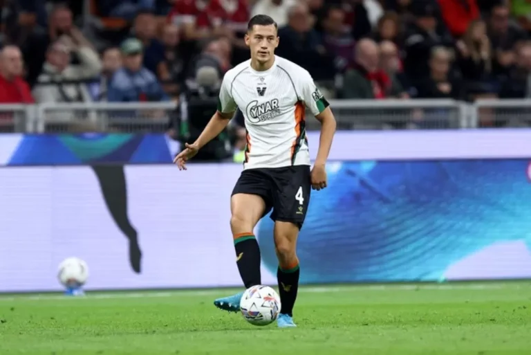 Kalah 3-0, Klub Jay Idzes Kembali ke Zona Degradasi