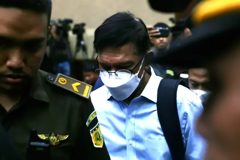 PK Ditolak, Eks Menkominfo Jhonny G Plate Tetap Dihukum 15 Tahun Penjara
