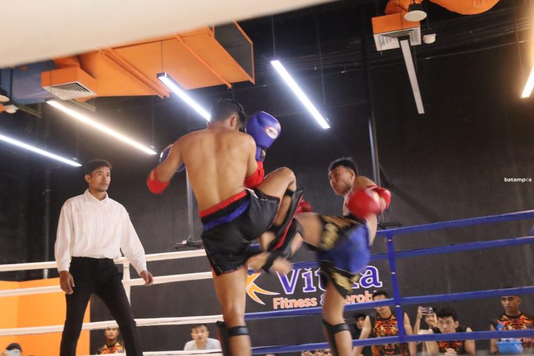 Atlet Kepri dan Polisi Diraja Malaysia Adu Kemampuan di Sparring Muaythai dan Boxing Internasional