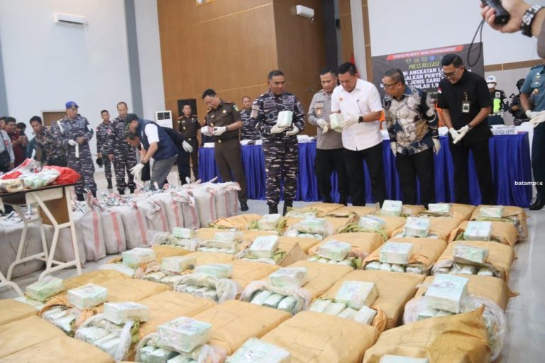 Gagalkan Penyelundupan 1,9 Ton Narkotika, Prajurit TNI AL Sempat Kejar-Kejaran dengan Pelaku