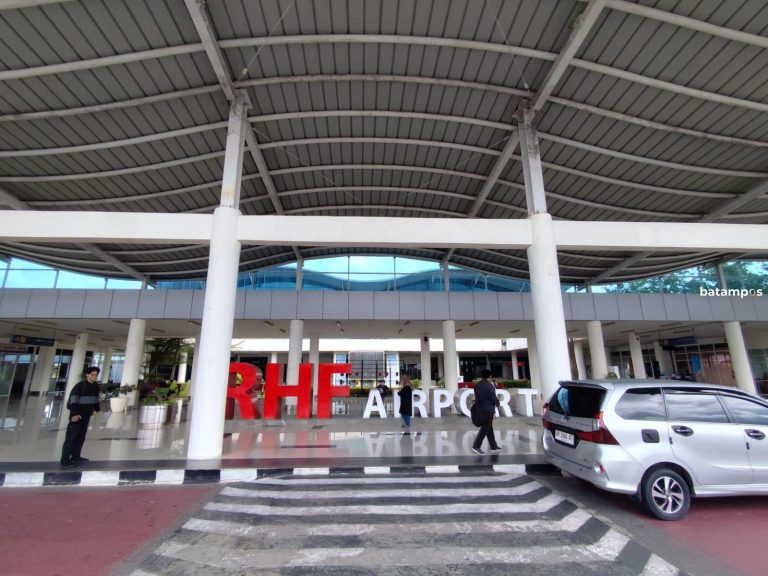 Dikira Taksi Online, Pengunjung Cekcok dengan Taksi Bandara RHF Berujung Rasis