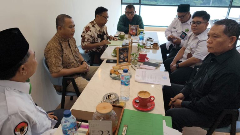 Diamanahkan Jadi Ketua BWI Batam, Buralimar Bertekad Himpun Potensi Wakaf
