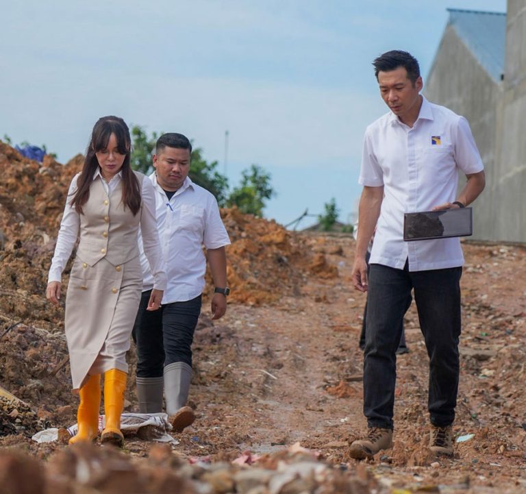 Li Claudia Tinjau Lokasi Penyebab Banjir di Batam Center