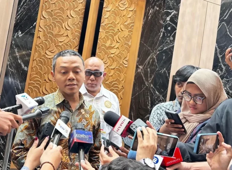 Putusan MK Masih Dikaji, Wamendikdasmen Sebut Soal SD dan SMP Gratis Tak Berlaku Tahun Ajaran 2025/2026