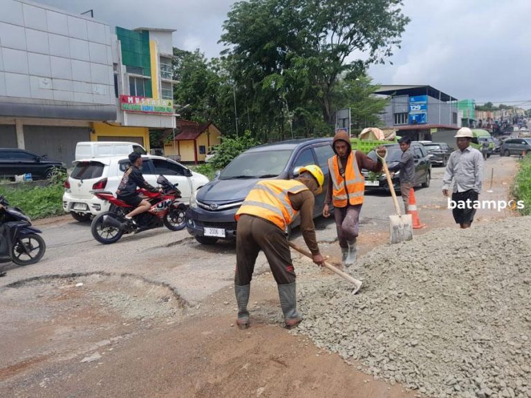 Perbaikan Jalan Rusak di Depan Komplek Cikitsu Segera Dimulai, Alat Berat Mulai Dikerahkan
