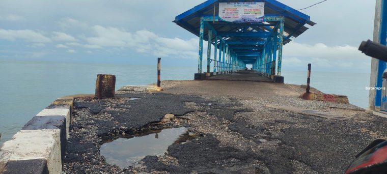 Sloft Beton Penyangga Lantai Pelabuhan Dabo Singkep Rusak Parah