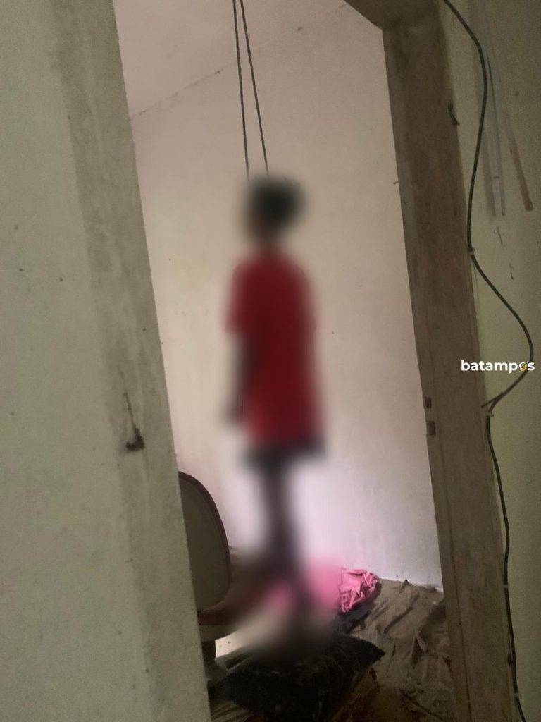 Aprizal Ditemukan Gantung Diri di Rumah Kosong di Kampung Bangun Rejo
