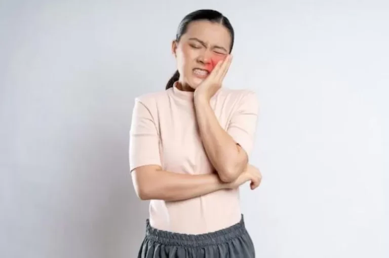 Waspadai Jika Anda Punya Kebiasaan Menggertakkan Gigi Saat Tidur, Tanda Stres Berat