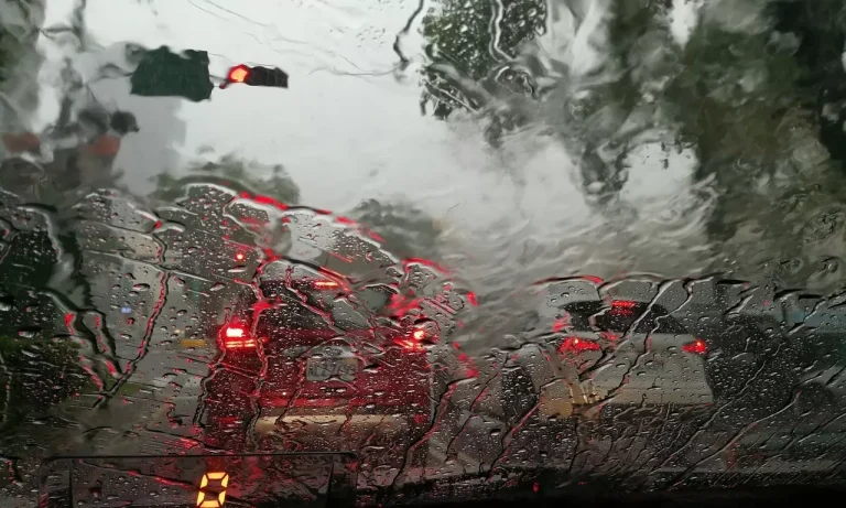 Cara Merawat Mobil Saat Musim Hujan Agar Tetap Prima