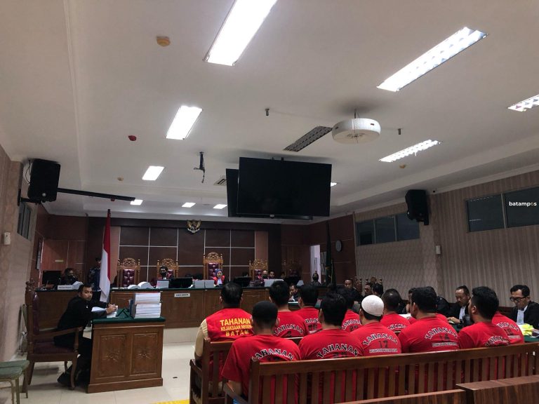 Hakim Telusuri Isi Percakapan Grup WhatsApp Eks Personel Satresnarkoba Polresta Barelang Terkait Bandar Narkoba di Simpang Dam