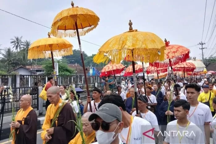 Sejarah Singkat Dimulainya Peringatan Hari Raya Waisak di Indonesia