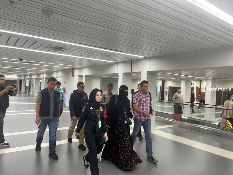 Buronan Polda Kepri Ditangkap Saat di Singapura, Dibawa ke Batam untuk Proses Hukum