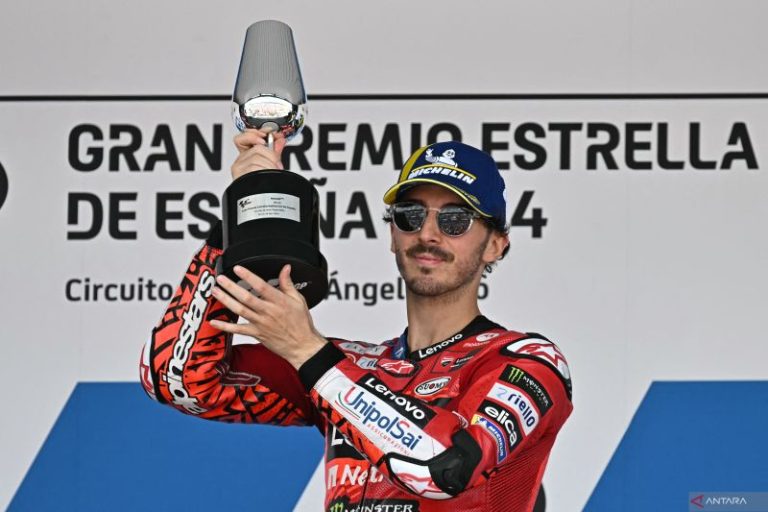 Beda Nasib Dua Pembalap Ducati di MotoGP Italia: Marc Marquez Sering Apes, Pecco Tak Terhentikan