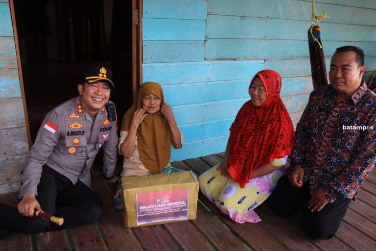 Sambut HUT Bhayangkara, Polres Anambas Bakti Sosial