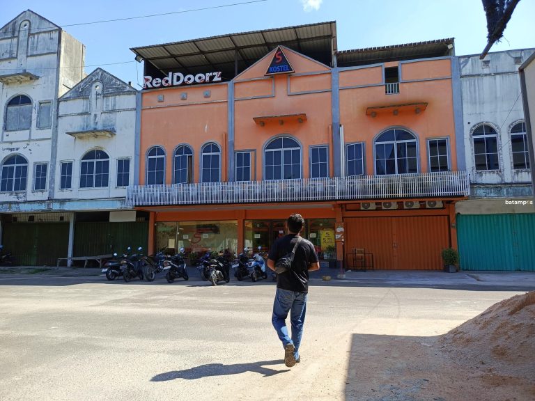 Wanita Tewas Ditikam di Kamar Hostel Usai Cekcok Soal Tarif