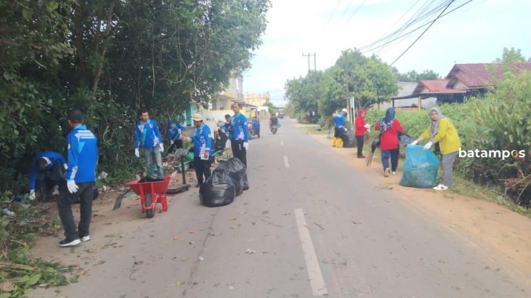 Masyarakat Tanjunguban Bergotong-Royong Bersihkan Sampah, 299,1 Kg Sampah Terkumpul