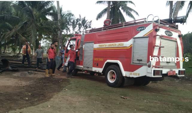 Satu-satunya Mobil Damkar di Wilayah Dabo, Lingga Rusak