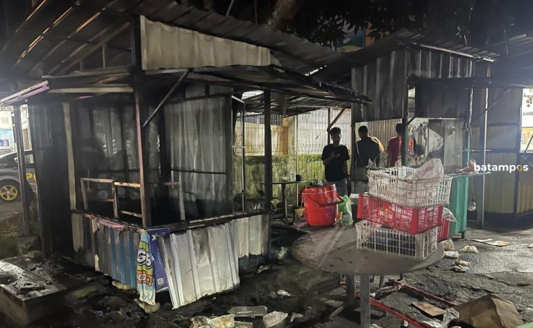 Dua Kios di Bintan Terbakar, Pemilik Kios Alami Luka Bakar