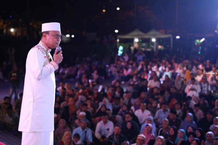 Ribuan Warga Batam Hadiri Peringatan 1 Muharram, Ustaz Das’ad Latif Sampaikan Tausiyah Penuh Makna