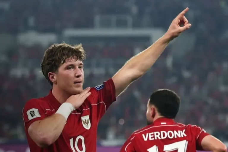 Cetak 3 Gol di 3 Laga Berbeda, Ini Profil Ole Romeny