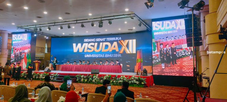 Wisuda UIS ke-12 Digelar Khidmat dan Meriah, Gubernur: Ini Bukan Akhir, Tapi Awal Perjuangan
