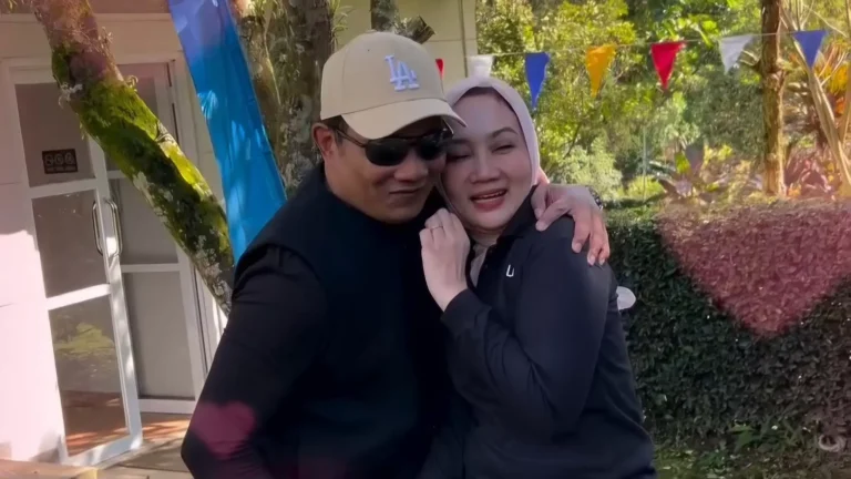 Ridwan Kamil dan Atalia Pamer Kemesraan, Netizen Baper