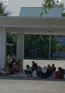 Daftar Ulang SPMB SMKN 1 Batam Dimulai, Orangtua yang Anaknya Tak Lolos Tetap Datangi Sekolah