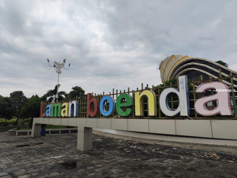 Lis Darmansyah Usulkan Dana CSR Bank Riau Kepri untuk Perbaikan Taman Laman Boenda 